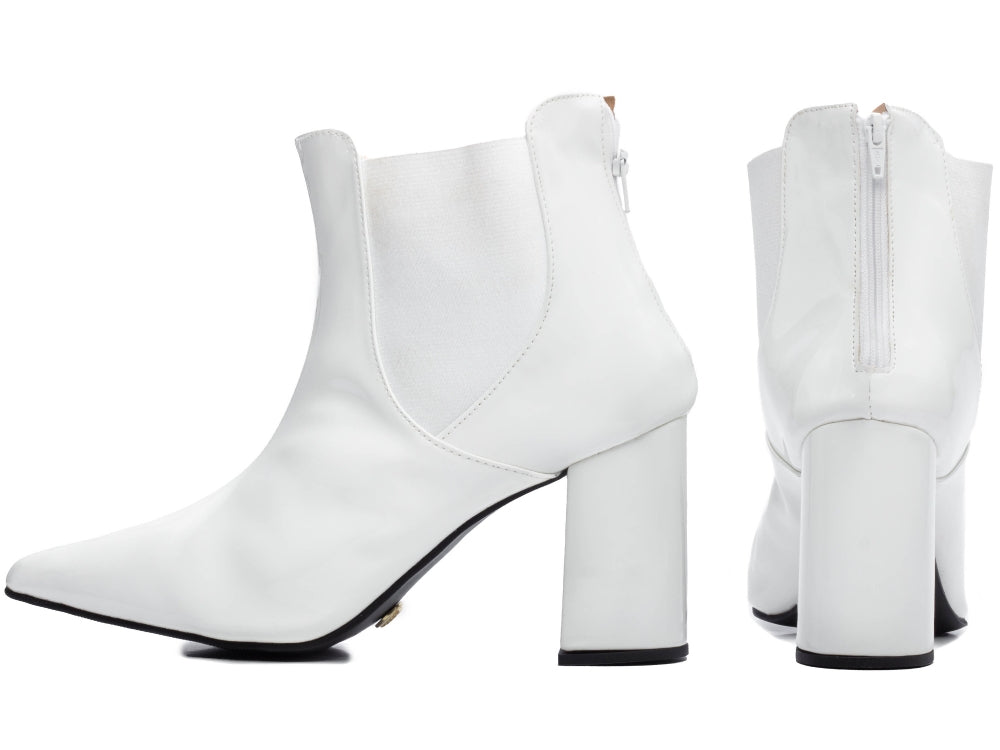 Bota Arrasadora Bico Fino Verniz Branco