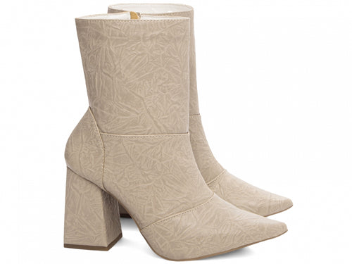 Bota Bico Fino Cano Médio