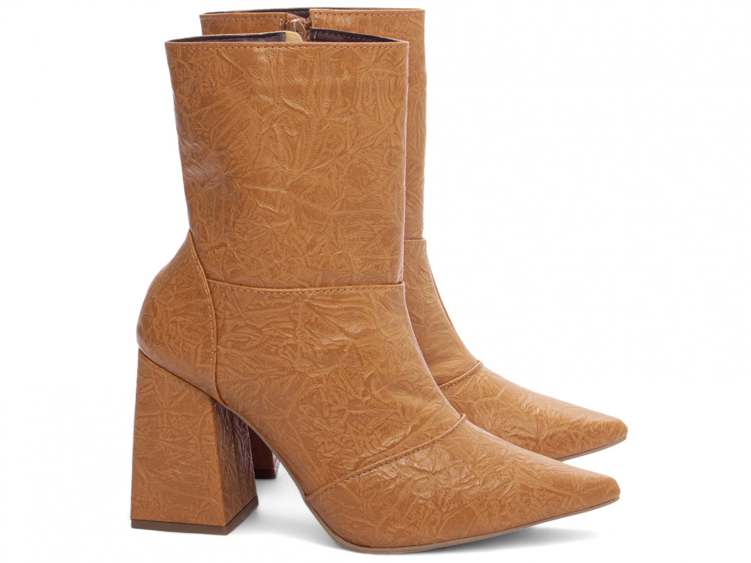 Bota Bico Fino Cano Médio