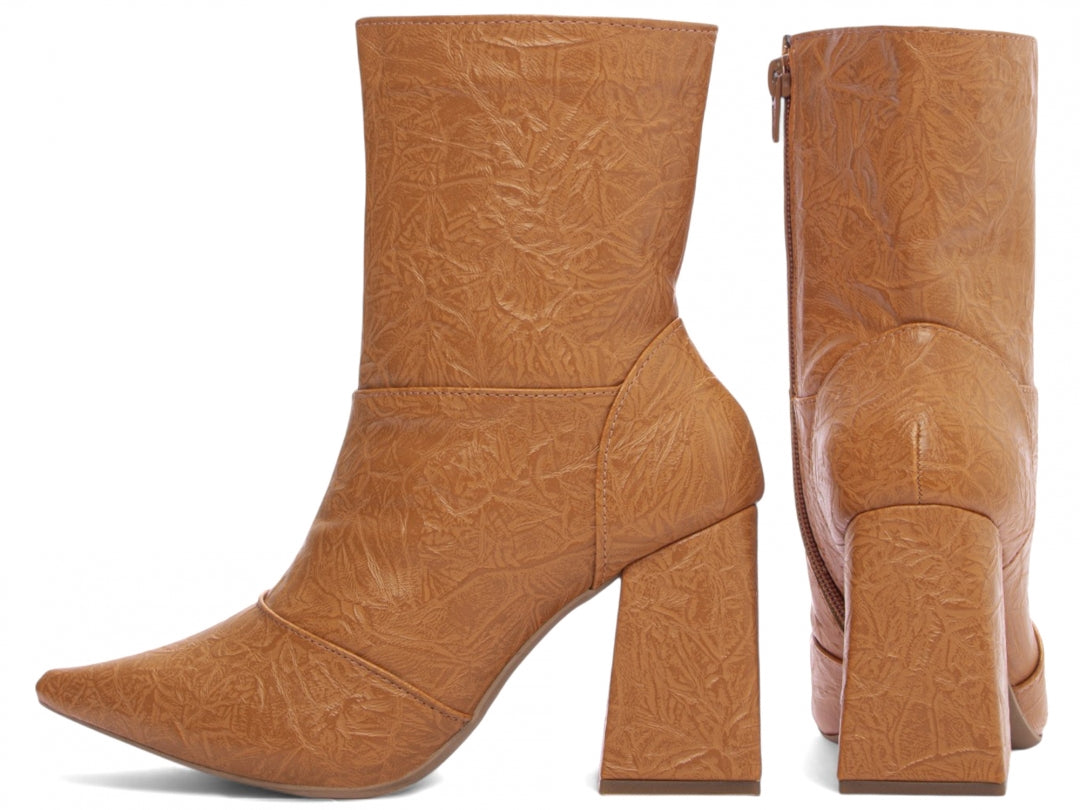 Bota Bico Fino Cano Médio