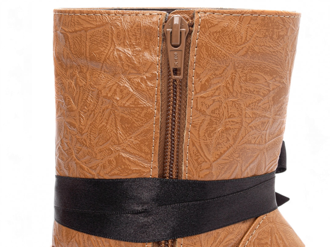 Bota Bico Fino Cano Médio