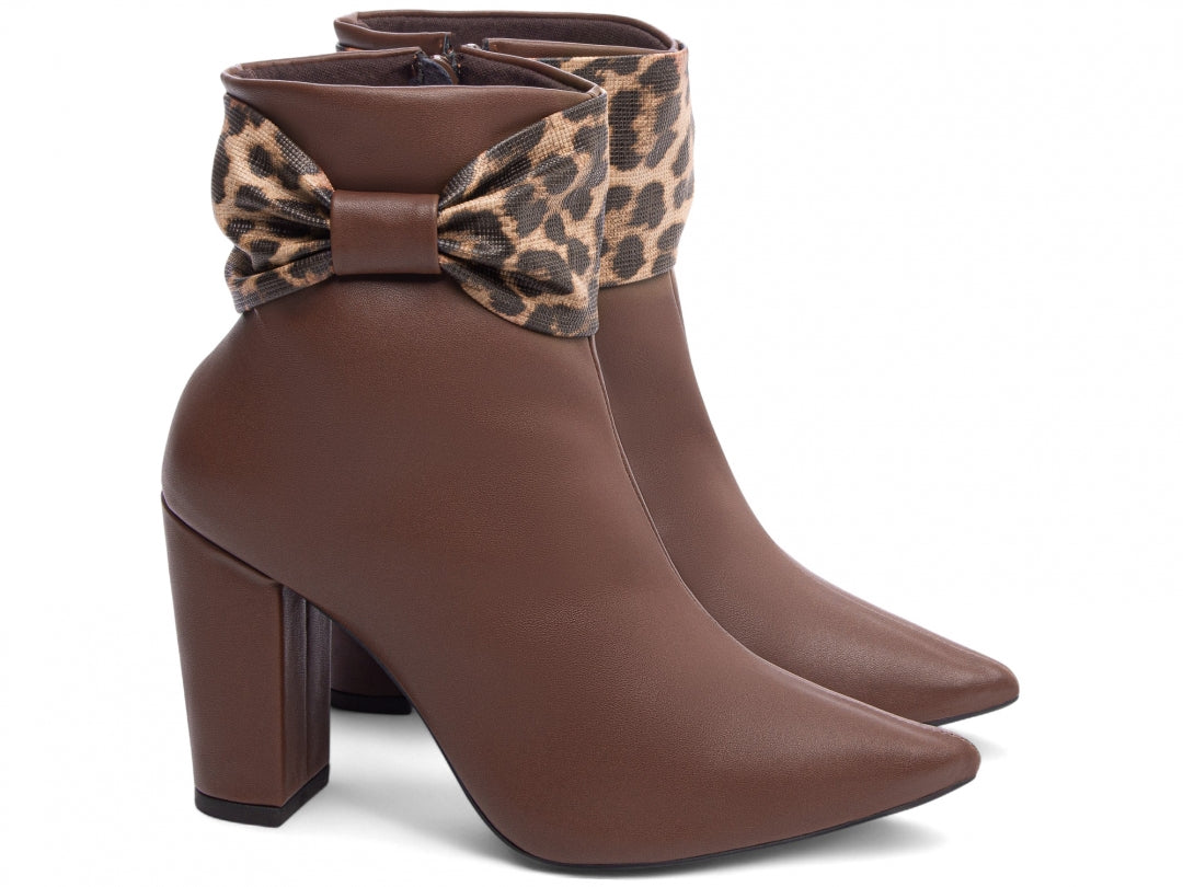 Bota Bico Fino Feminina