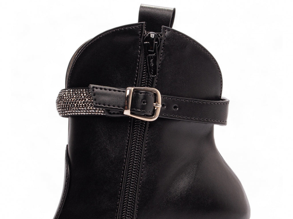 Bota Bico Fino Cano Médio