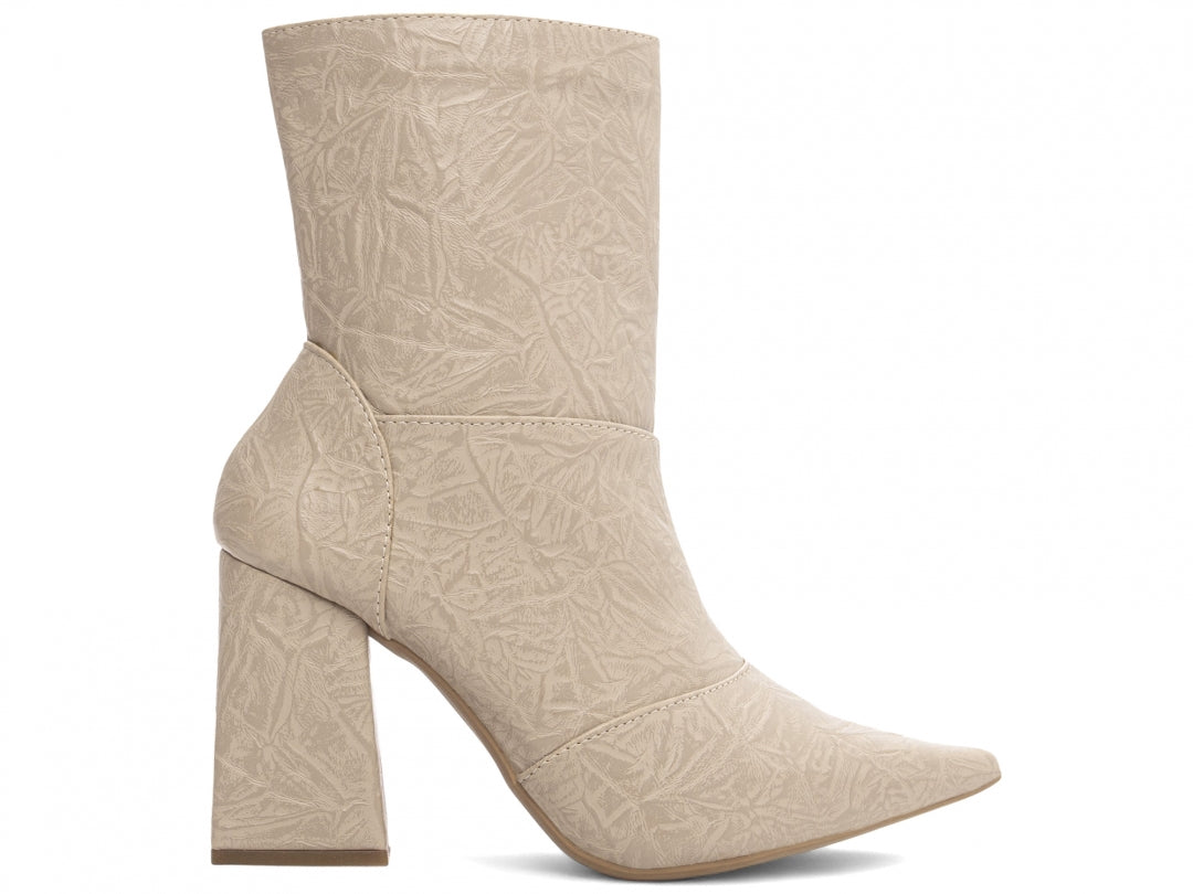 Bota Bico Fino Cano Médio